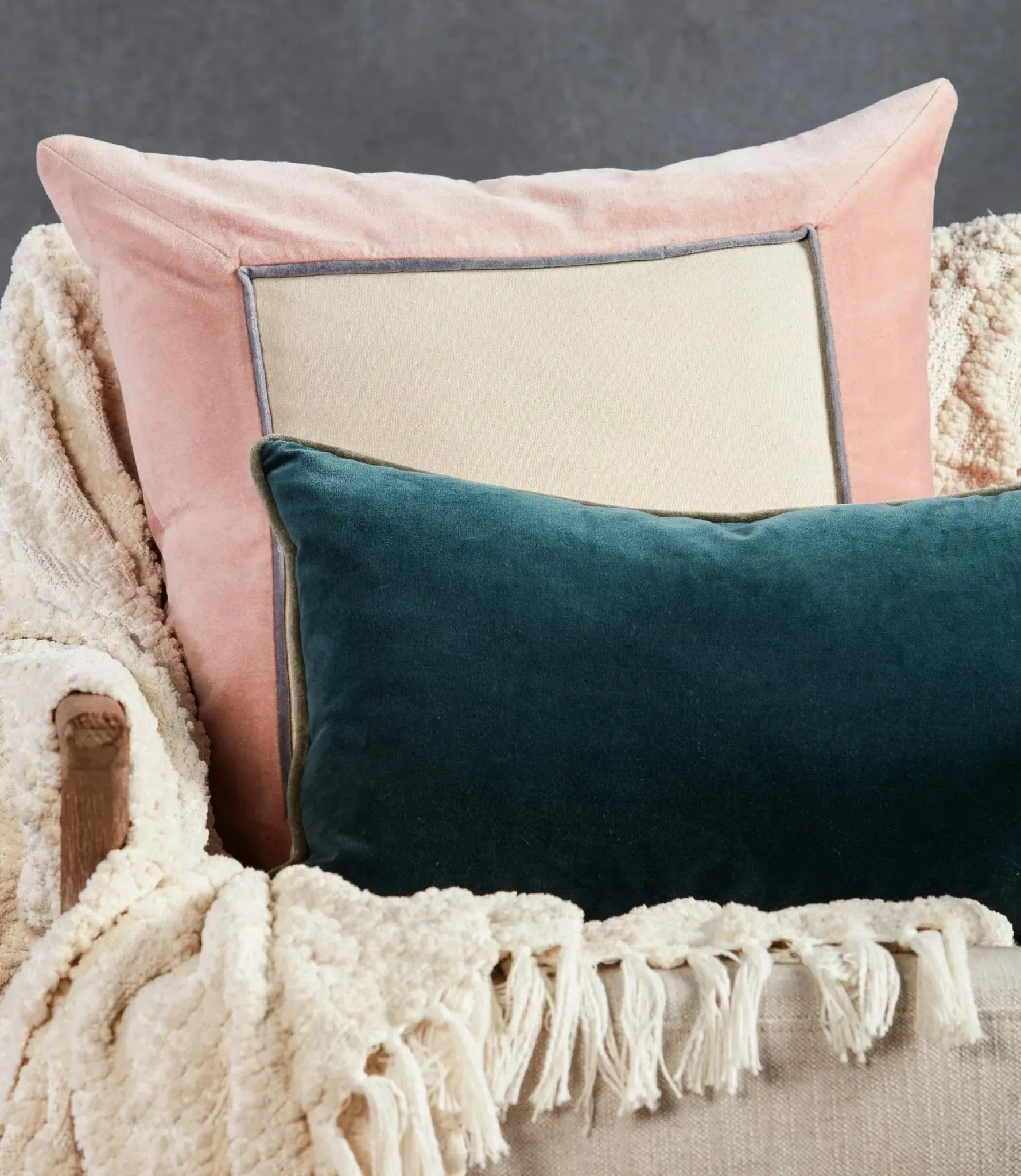 Emerson EMS07 Blush/Cream Pillow