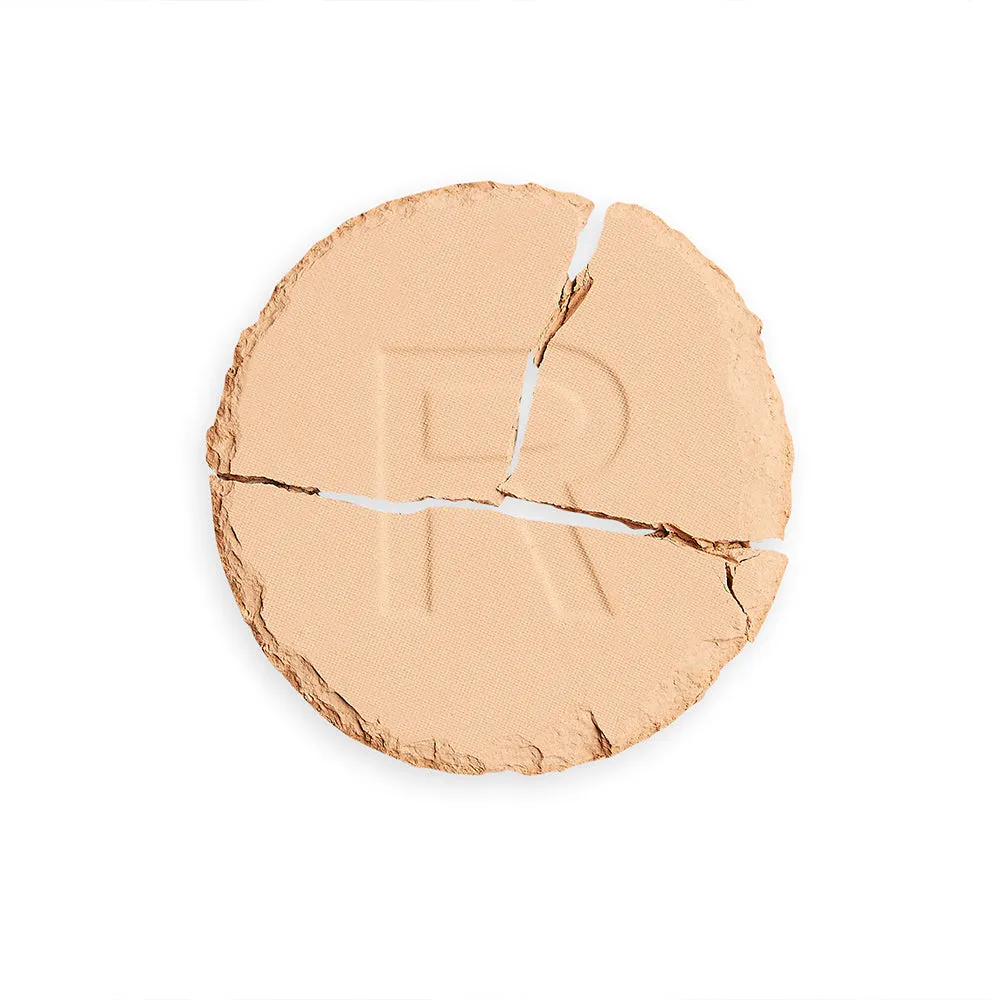 Makeup Revolution Conceal & Define Powder Foundation P12